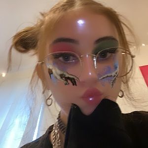 Meet your Posher, Ash